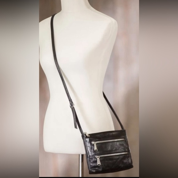 Hobo The Original Black Leather Purse Mara Crossbody Bag 2 Front Zippers NWOT - Picture 4 of 11